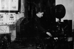 denisov-v.g.-asp.-u-telekonoperedatchika-novosib.-radiostanczii