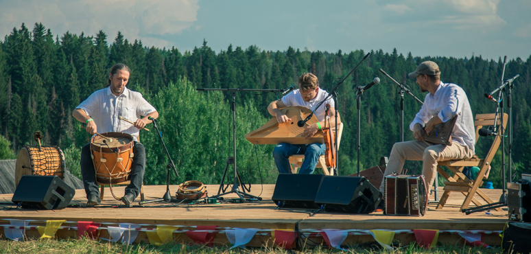 Впервые в Томске ансамбль «РусТрадАнс» 