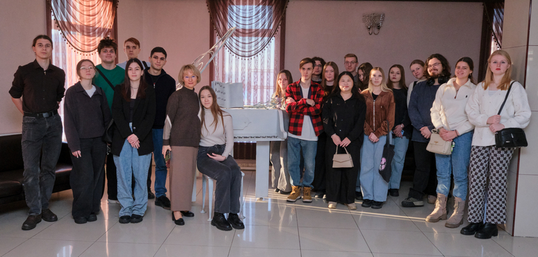 Студенты ТУСУРа – будущие управленцы встретились с директором Томской филармонии Наталией Чабовской